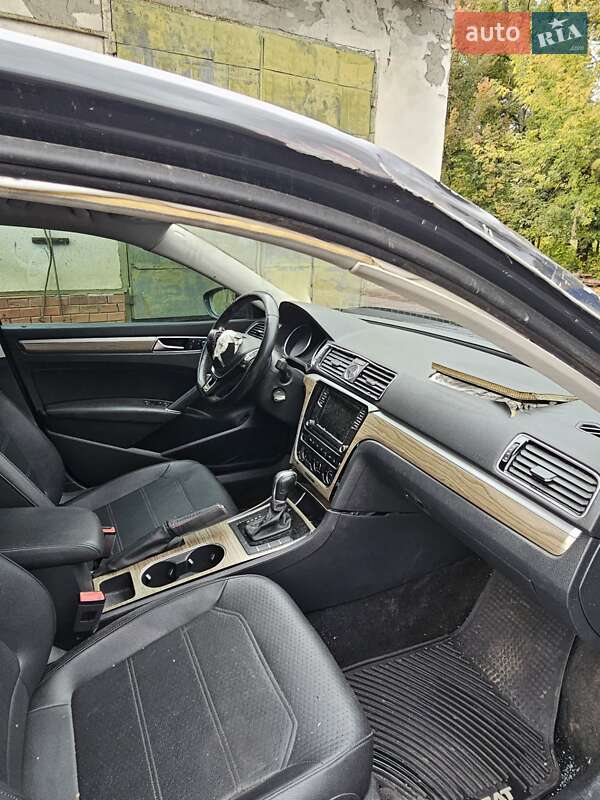 Седан Volkswagen Passat 2016 в Киеве