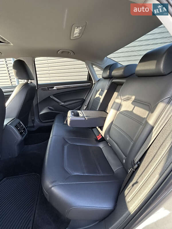 Седан Volkswagen Passat 2015 в Николаеве