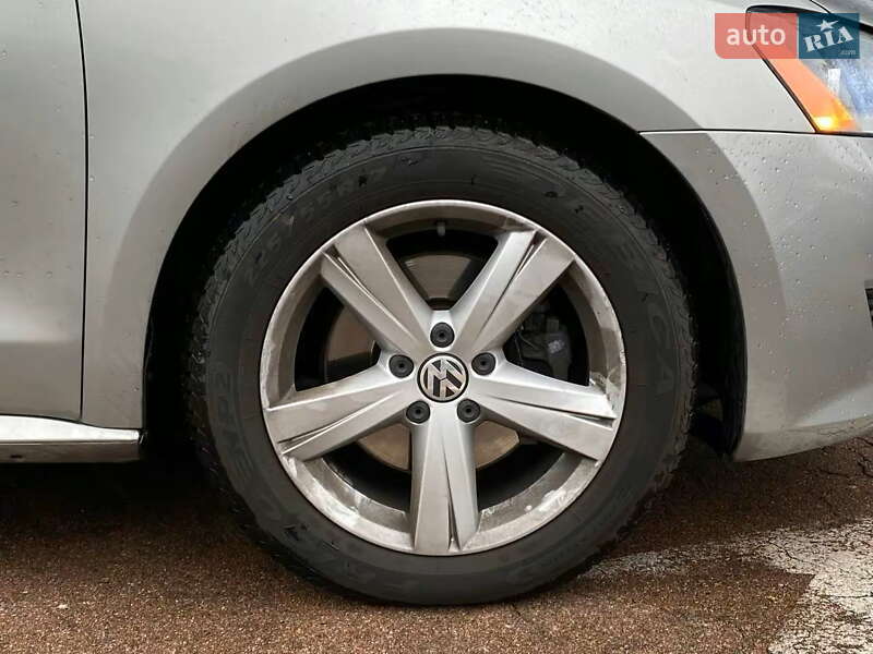 Седан Volkswagen Passat 2013 в Киеве фото 5 Седан Volkswagen Passat 2013 в Киеве