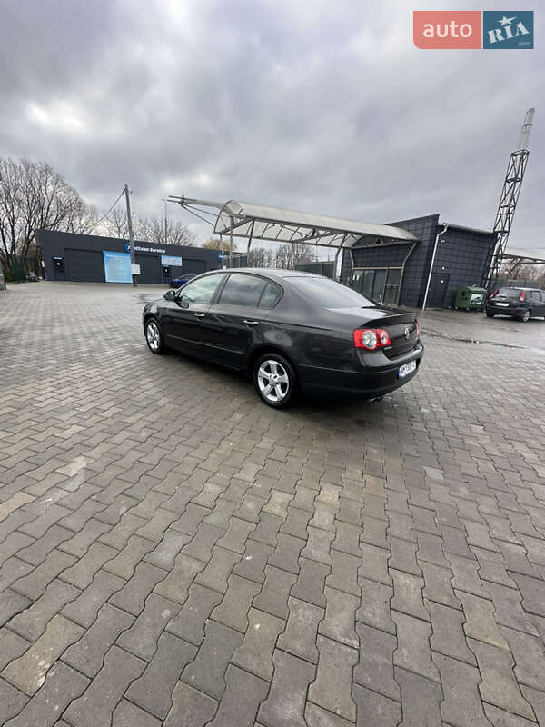 Седан Volkswagen Passat 2008 в Звягеле фото 88 Седан Volkswagen Passat 2008 в Звягеле