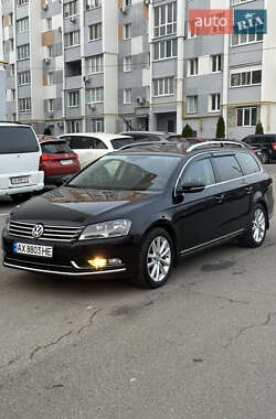 Універсал Volkswagen Passat 2010 в Харкові