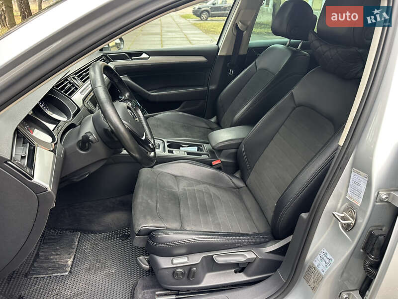 Универсал Volkswagen Passat 2015 в Киеве