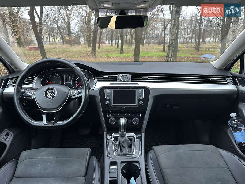 Универсал Volkswagen Passat 2015 в Киеве