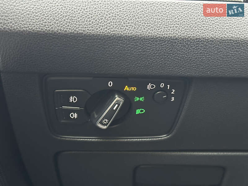 Универсал Volkswagen Passat 2015 в Киеве