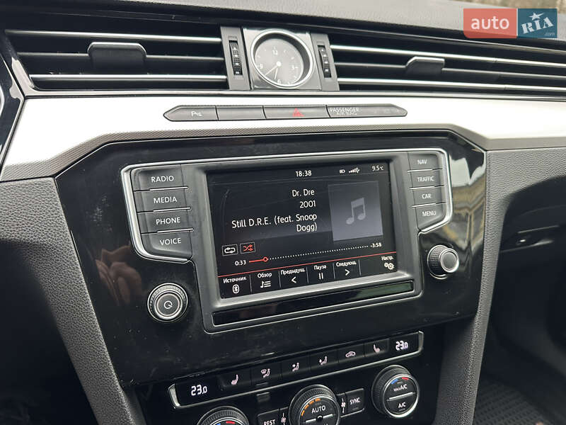 Универсал Volkswagen Passat 2015 в Киеве