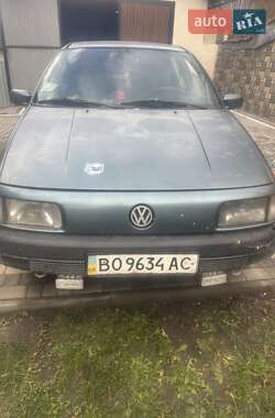 Седан Volkswagen Passat 1989 в Івано-Франківську