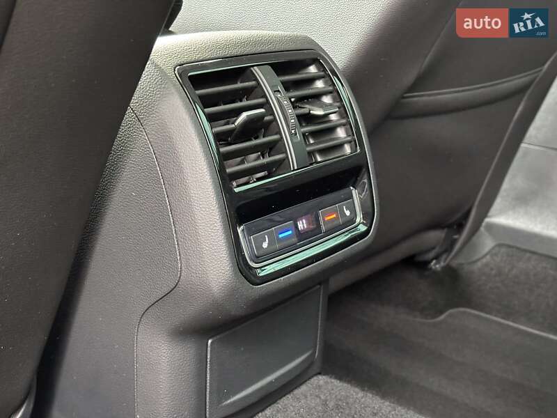 Универсал Volkswagen Passat 2020 в Киеве