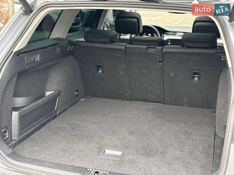 Универсал Volkswagen Passat 2020 в Киеве