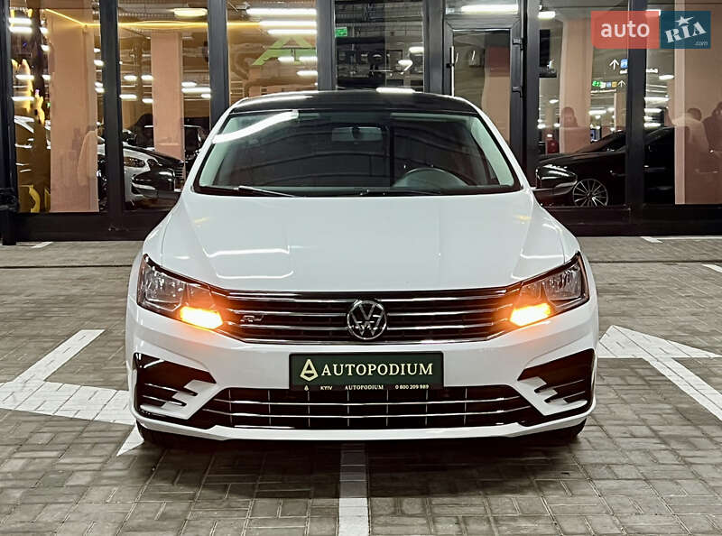 Седан Volkswagen Passat 2018 в Киеве