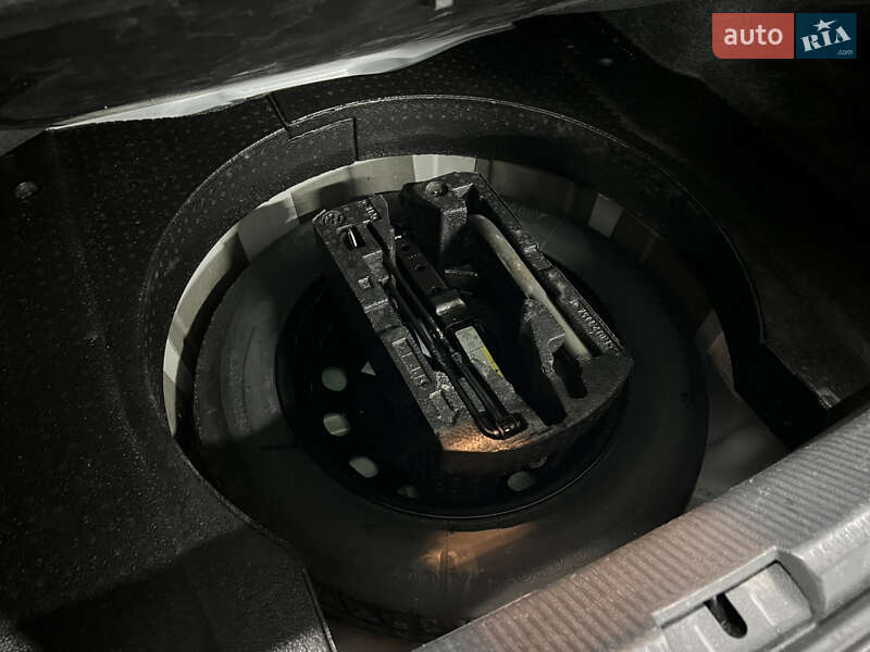 Седан Volkswagen Passat 2018 в Киеве