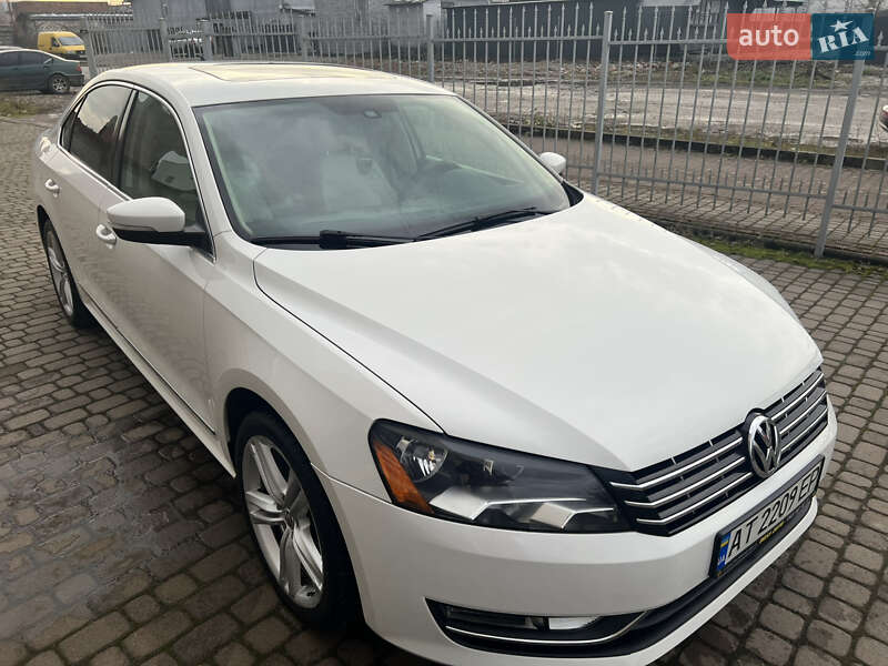 Седан Volkswagen Passat 2014 в Ивано-Франковске