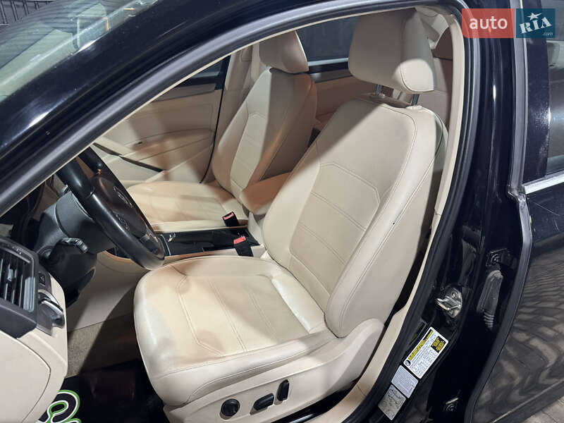 Седан Volkswagen Passat 2015 в Одессе