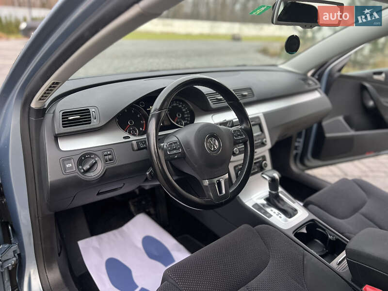 Универсал Volkswagen Passat 2010 в Луцке
