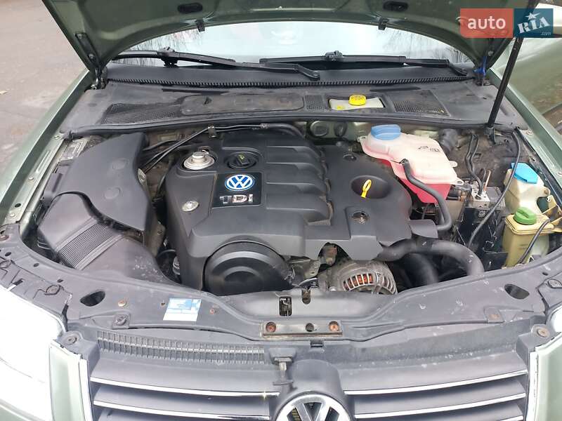 Седан Volkswagen Passat 2003 в Хмельницком