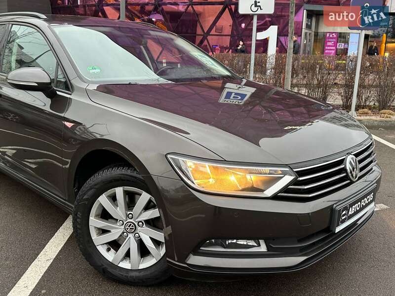 Универсал Volkswagen Passat 2017 в Киеве
