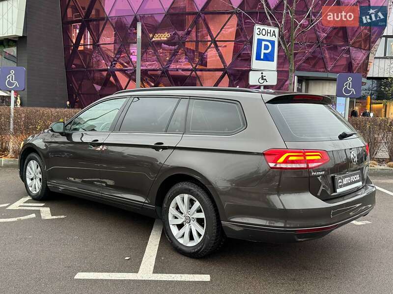 Универсал Volkswagen Passat 2017 в Киеве