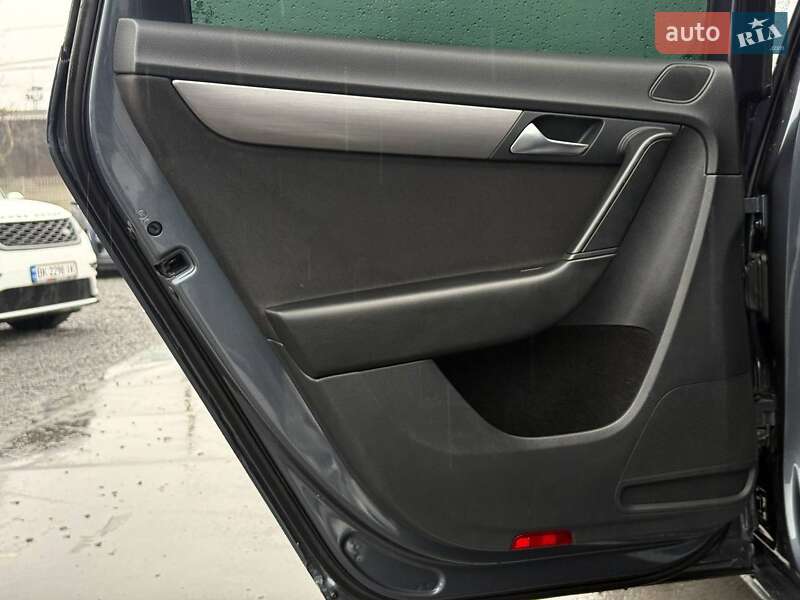 Универсал Volkswagen Passat 2012 в Ровно