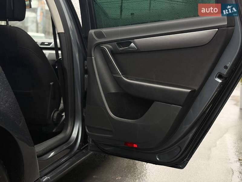Универсал Volkswagen Passat 2012 в Ровно