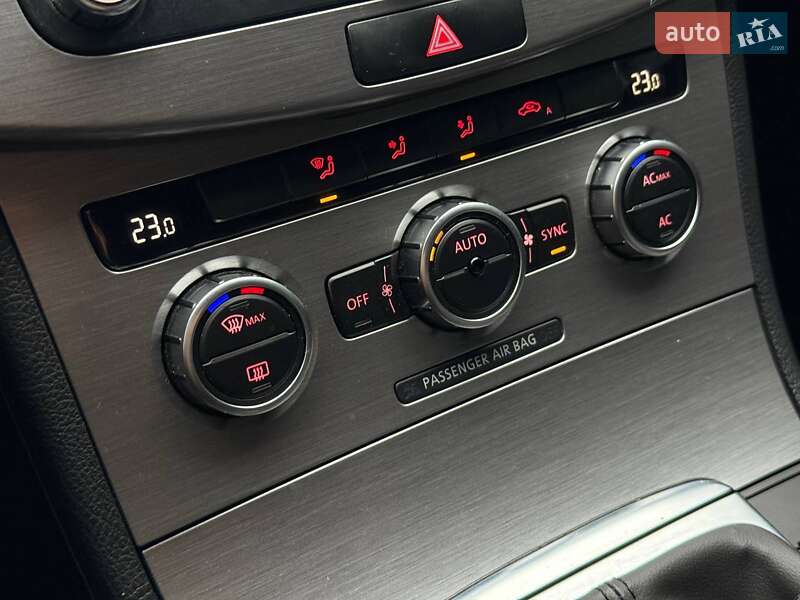 Универсал Volkswagen Passat 2012 в Ровно