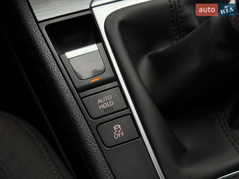 Универсал Volkswagen Passat 2012 в Ровно