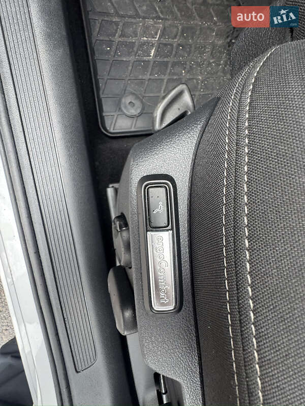 Седан Volkswagen Passat 2019 в Киеве