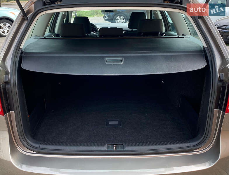 Универсал Volkswagen Passat 2011 в Ровно