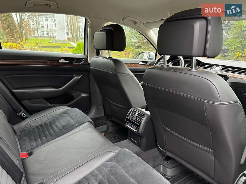 Седан Volkswagen Passat 2018 в Киеве