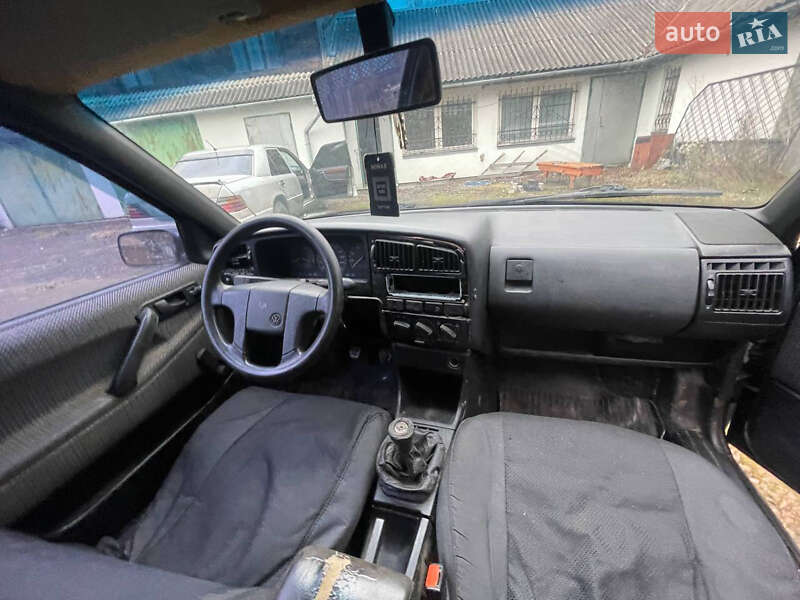 Седан Volkswagen Passat 1992 в Коломые