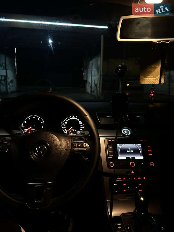 Универсал Volkswagen Passat 2011 в Львове