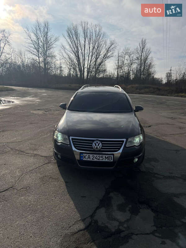 Универсал Volkswagen Passat 2009 в Киеве