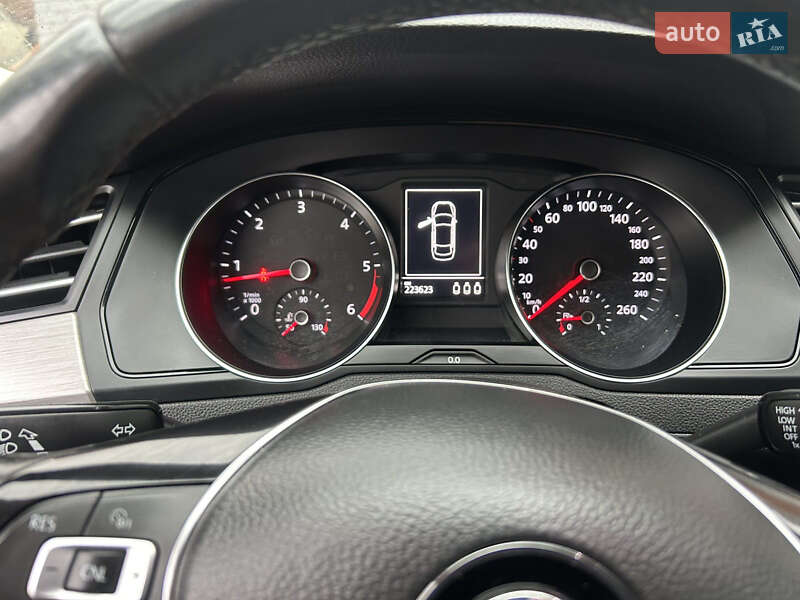 Седан Volkswagen Passat 2018 в Києві