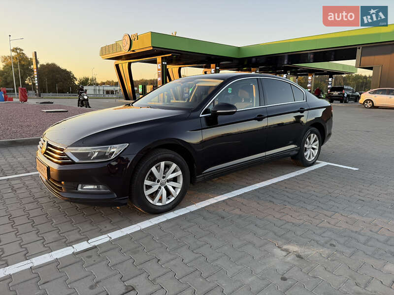 Седан Volkswagen Passat 2018 в Києві