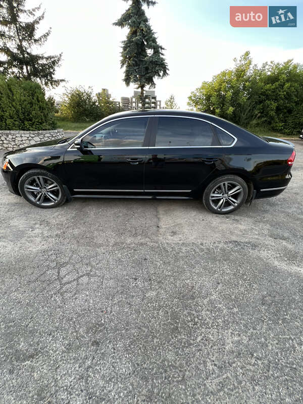 Седан Volkswagen Passat 2015 в Тернополе