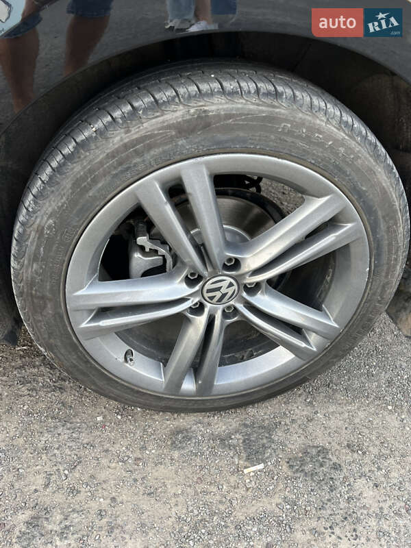 Седан Volkswagen Passat 2015 в Тернополе