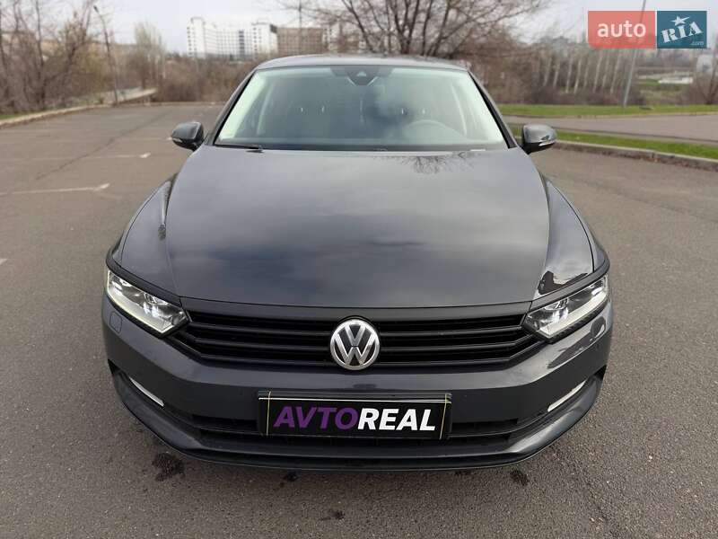 Седан Volkswagen Passat 2015 в Кривом Роге