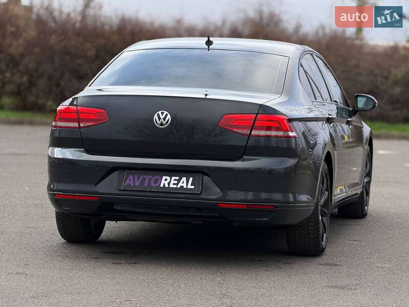 Седан Volkswagen Passat 2015 в Кривом Роге