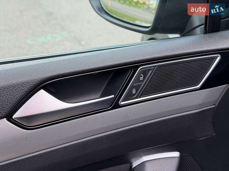 Седан Volkswagen Passat 2015 в Кривом Роге