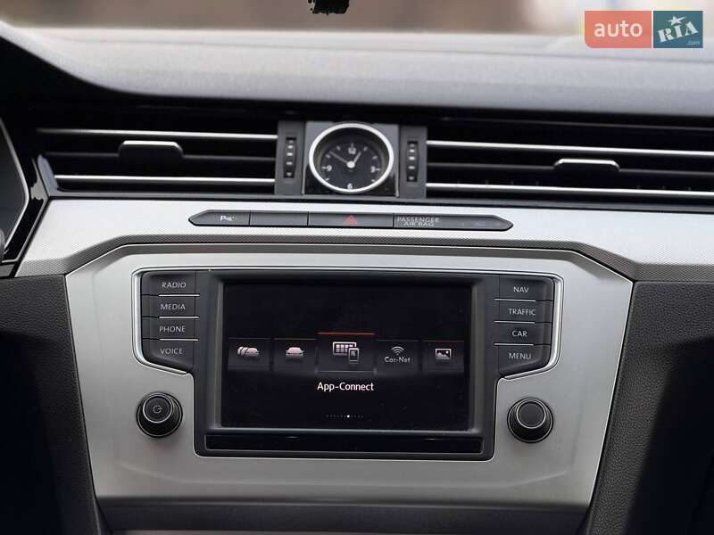 Седан Volkswagen Passat 2015 в Кривом Роге