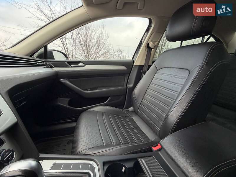 Седан Volkswagen Passat 2015 в Кривом Роге