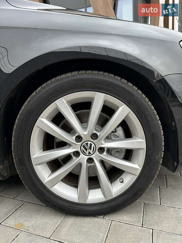 Універсал Volkswagen Passat 2011 в Луцьку