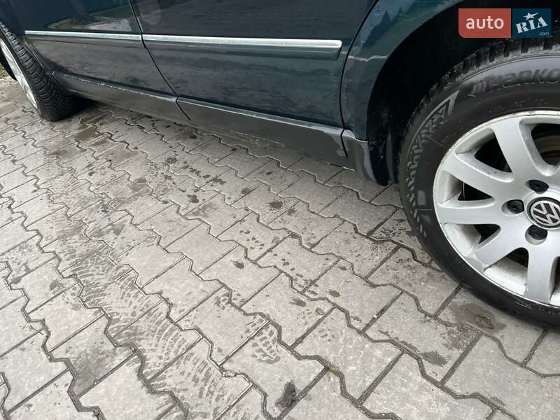 Седан Volkswagen Passat 2001 в Вишневом