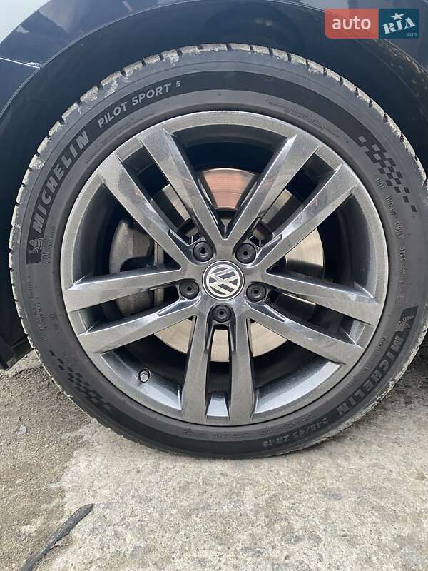 Седан Volkswagen Passat 2015 в Виннице