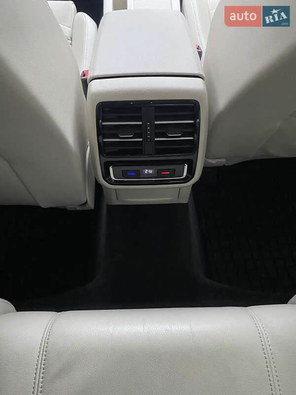 Седан Volkswagen Passat 2015 в Виннице