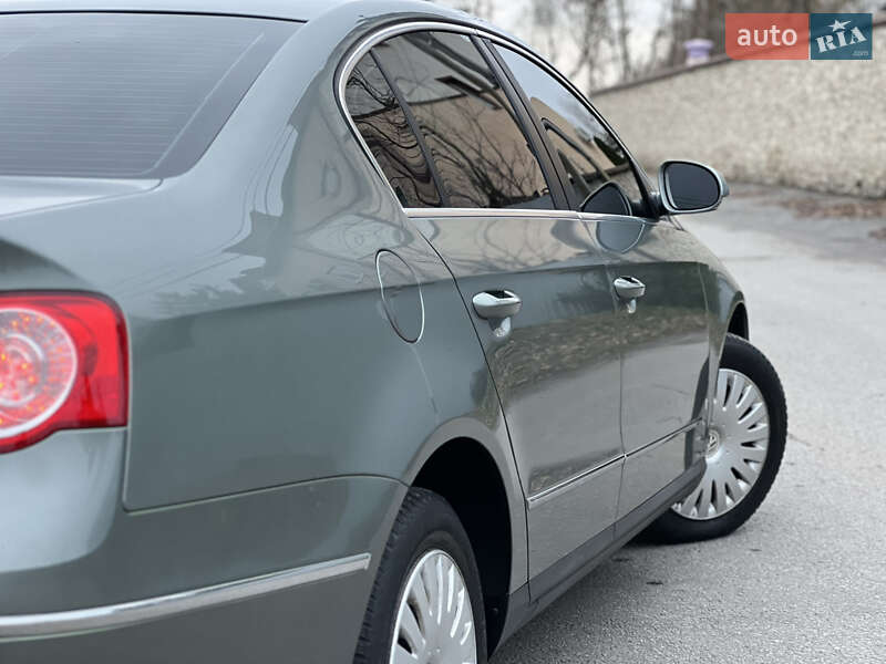 Седан Volkswagen Passat 2006 в Тернополе
