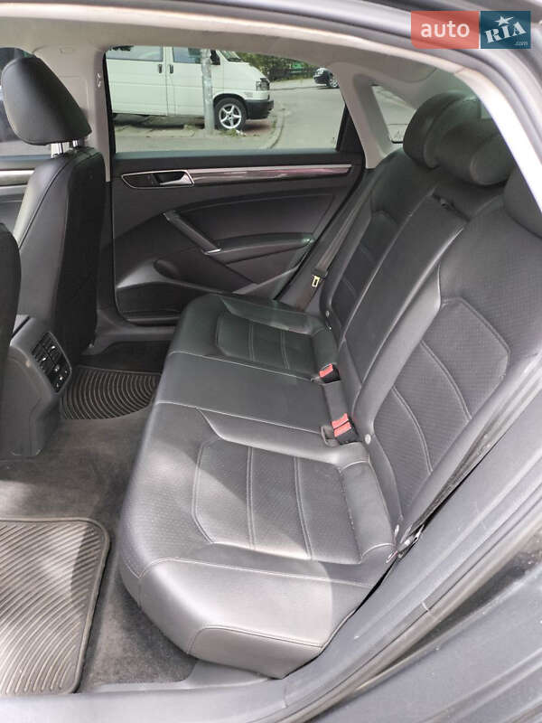 Седан Volkswagen Passat 2016 в Киеве