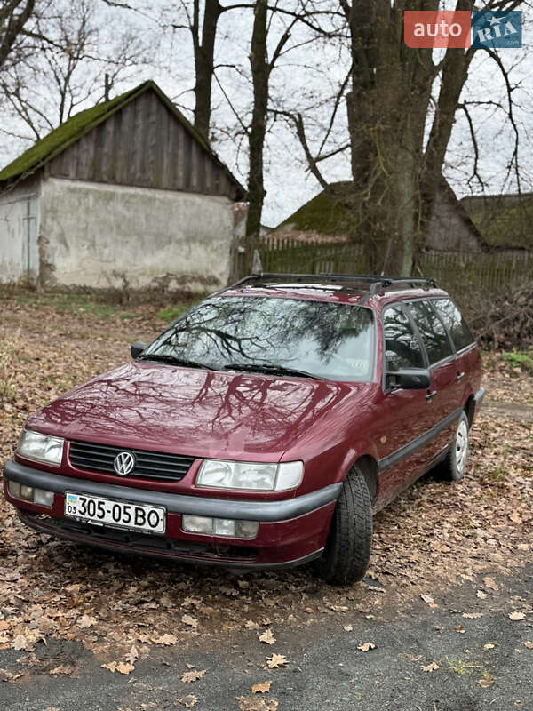 Универсал Volkswagen Passat 1994 в Заречном