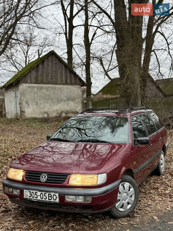 Универсал Volkswagen Passat 1994 в Заречном