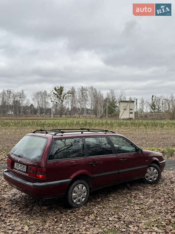 Универсал Volkswagen Passat 1994 в Заречном