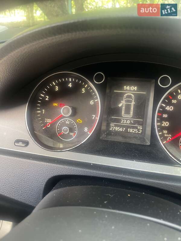 Универсал Volkswagen Passat 2009 в Киеве