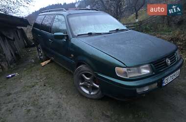 Універсал Volkswagen Passat 1995 в Сторожинці